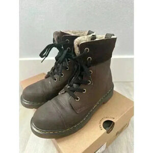 Dr. MARTENS WOMEN'S FUR LINED LACE UP BOOTS Dark‎ Brown SIZE: 5